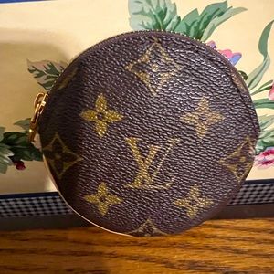 Authentic Louis Vuitton round coin purse